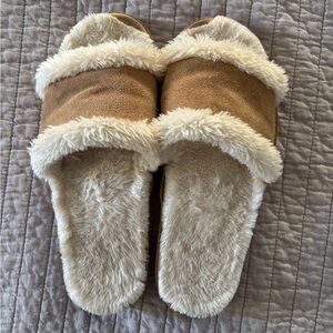 Minnetonka Tan and Cream Faux Fur Slippers